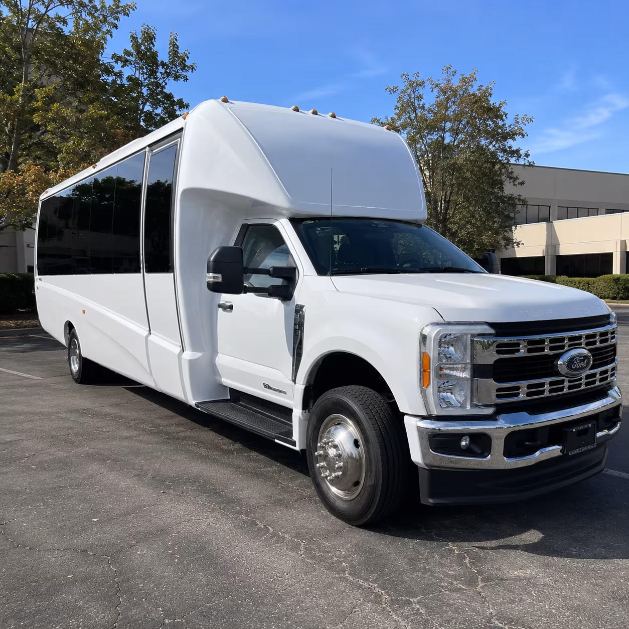 bend charter bus