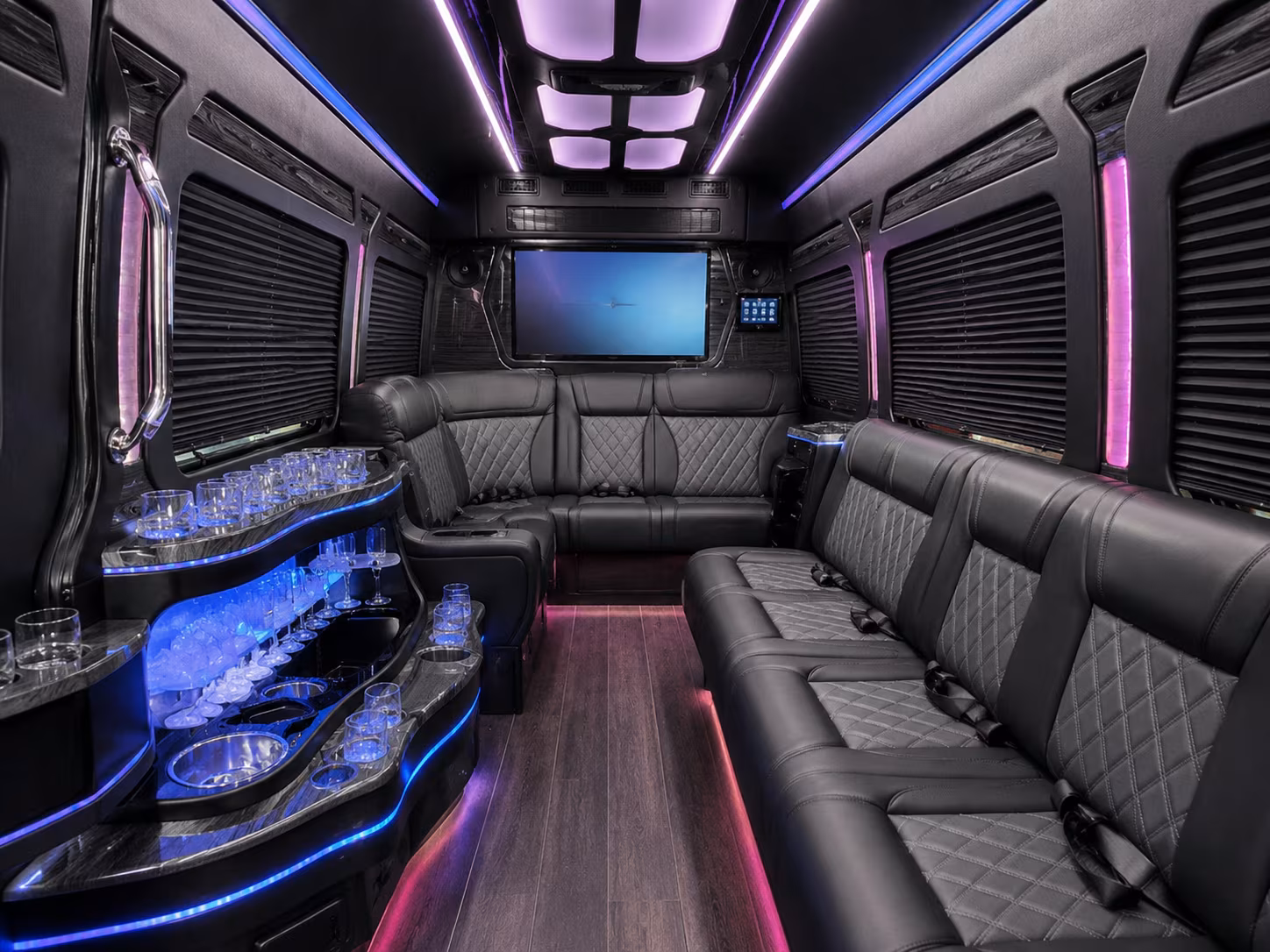 bus rentals for corporate retreats and team offsites near bend
