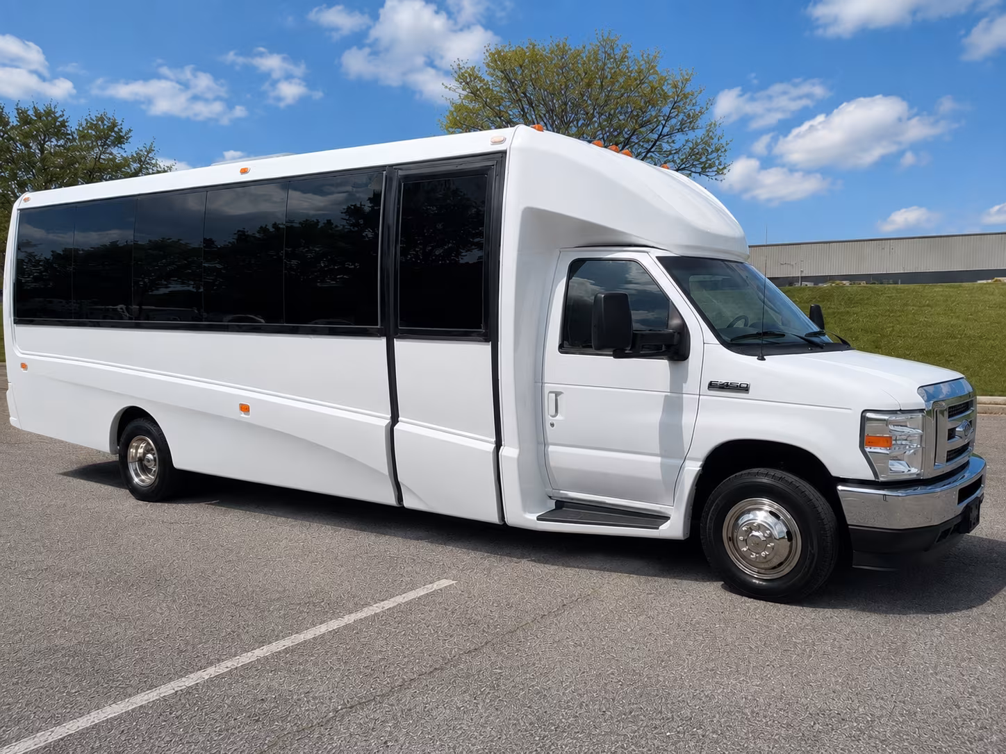 charter buses for corporate wine retreat transportation around central oregon