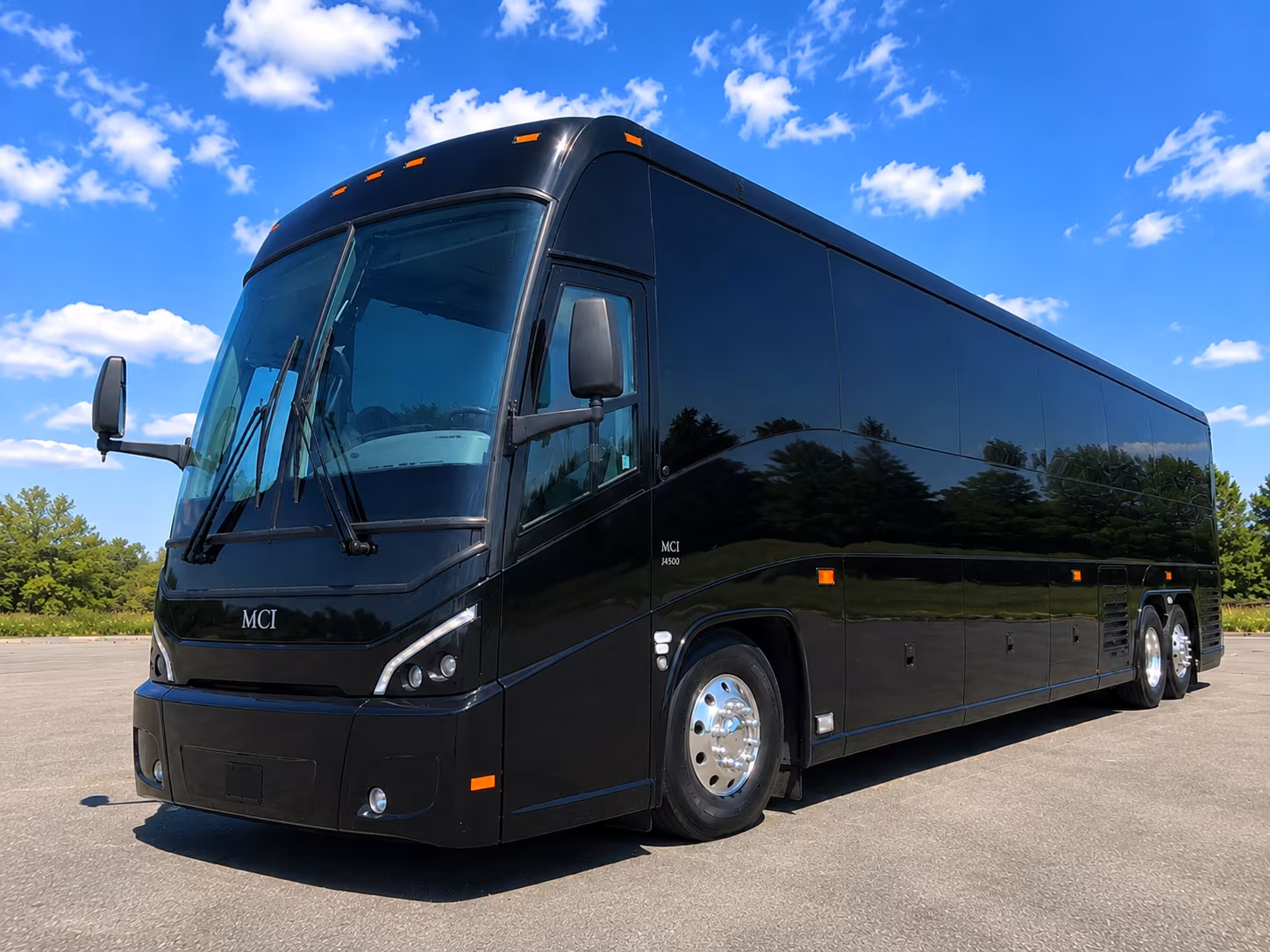 corporate airport transfer buses between redmond municipal airport and bend