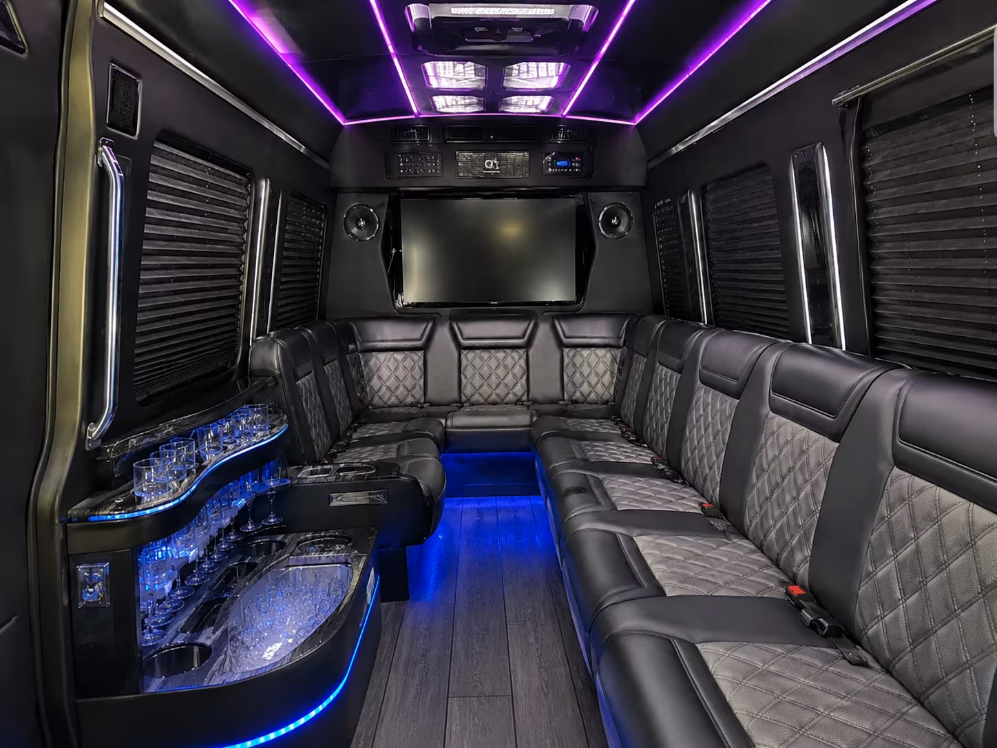 corporate and conference buses for bend events