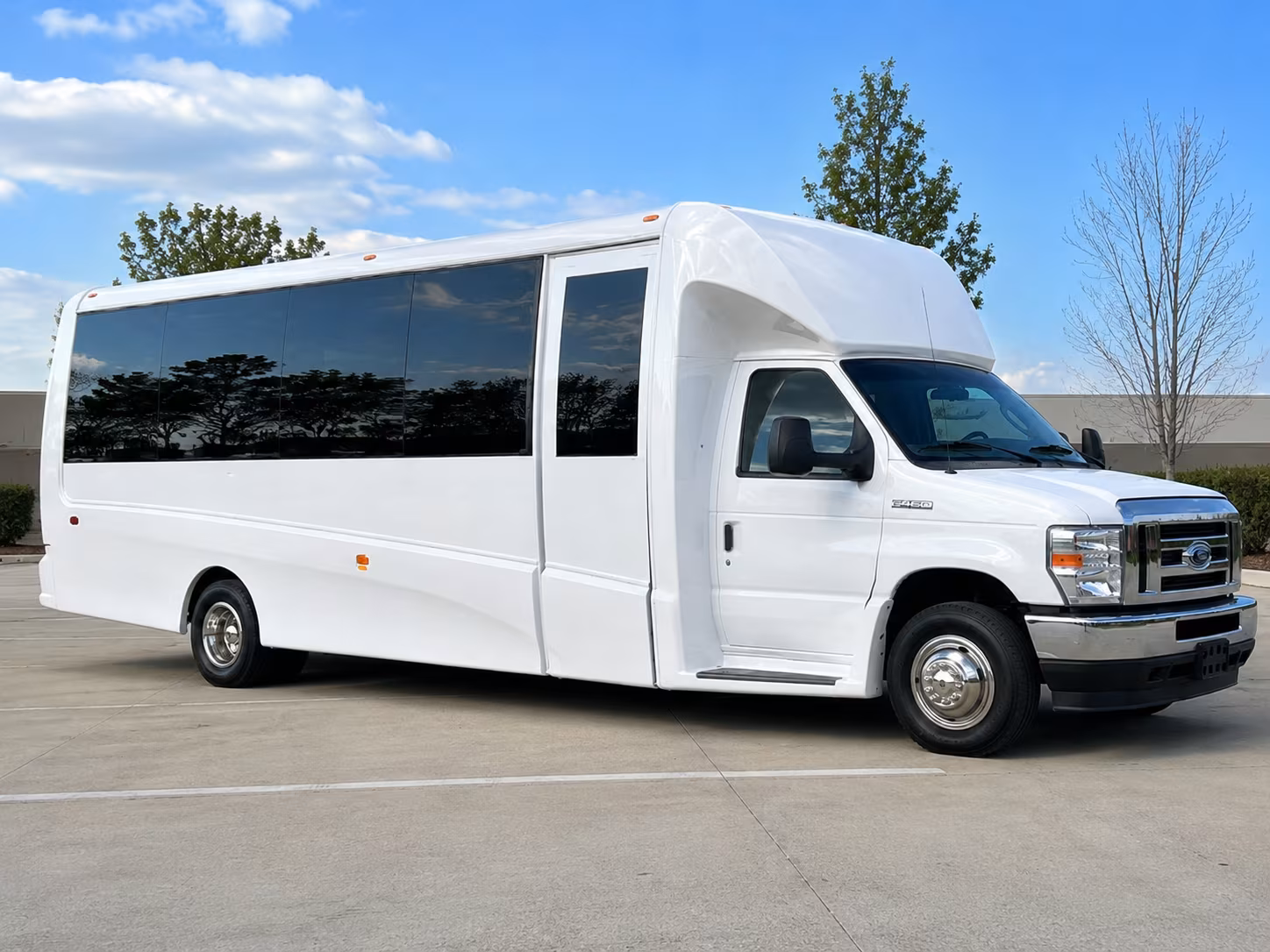 shuttle buses for wedding guests staying at bend hotels